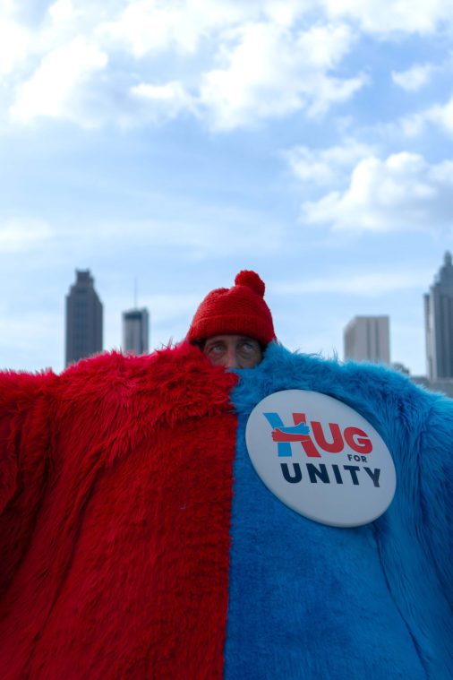 Hug-for-Unity-Photo-0043-min-scaled.jpg